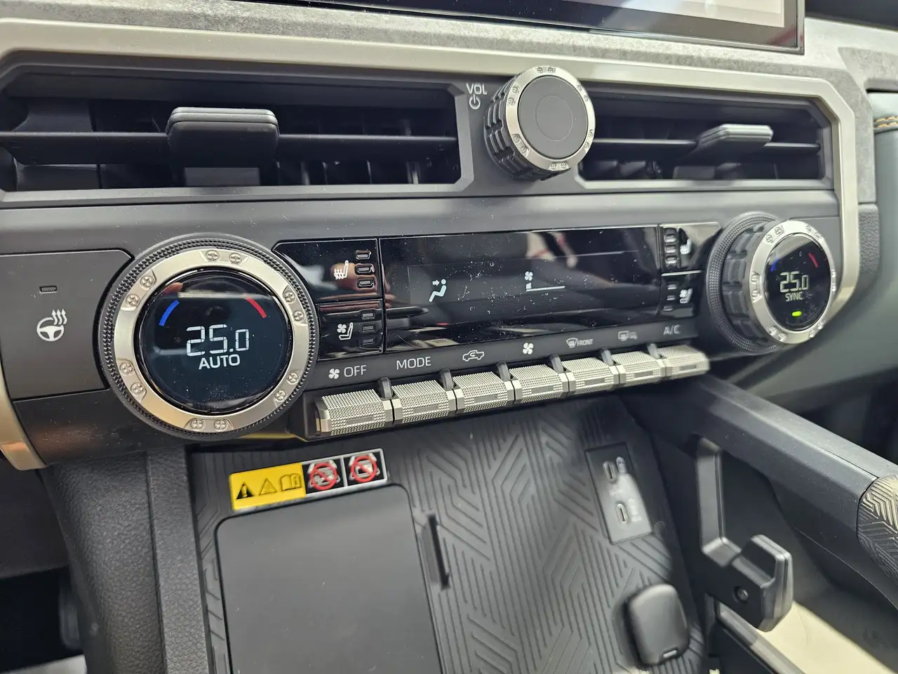 Toyota Tacoma снимка Toyota Tacoma
