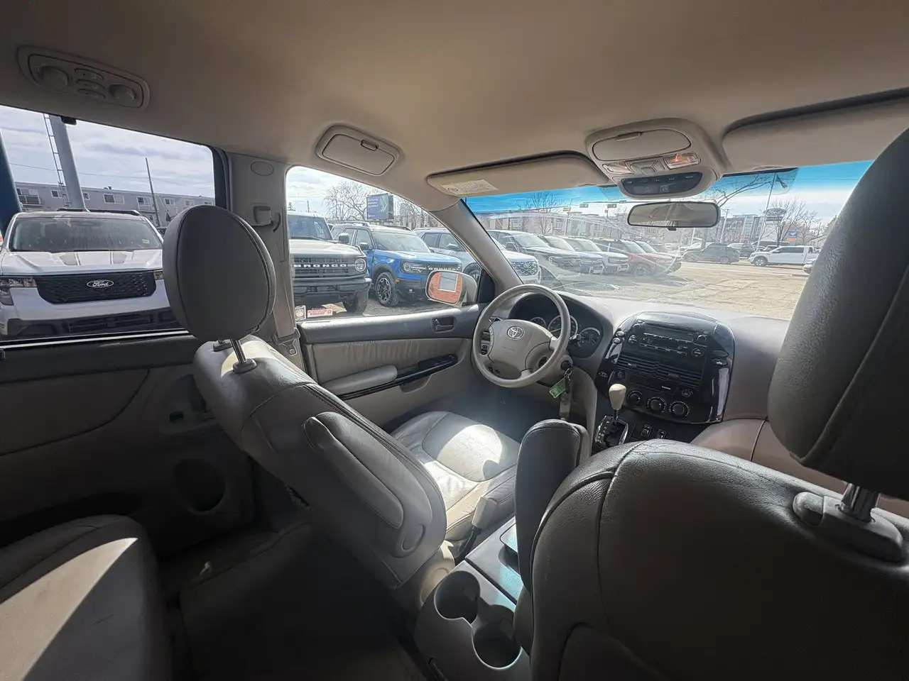 Toyota Sienna photo Toyota Sienna