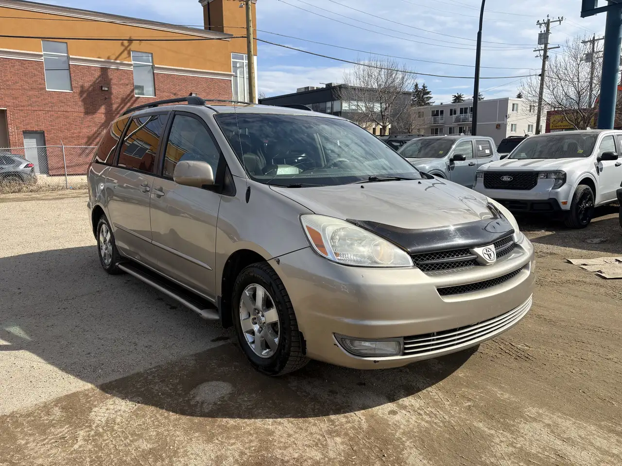 Toyota Sienna photo Toyota Sienna