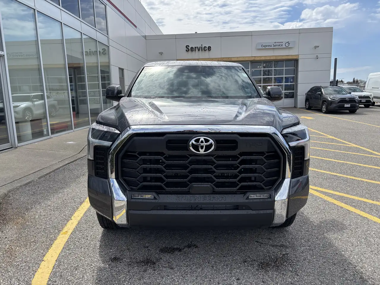 Toyota Tundra снимка Toyota Tundra