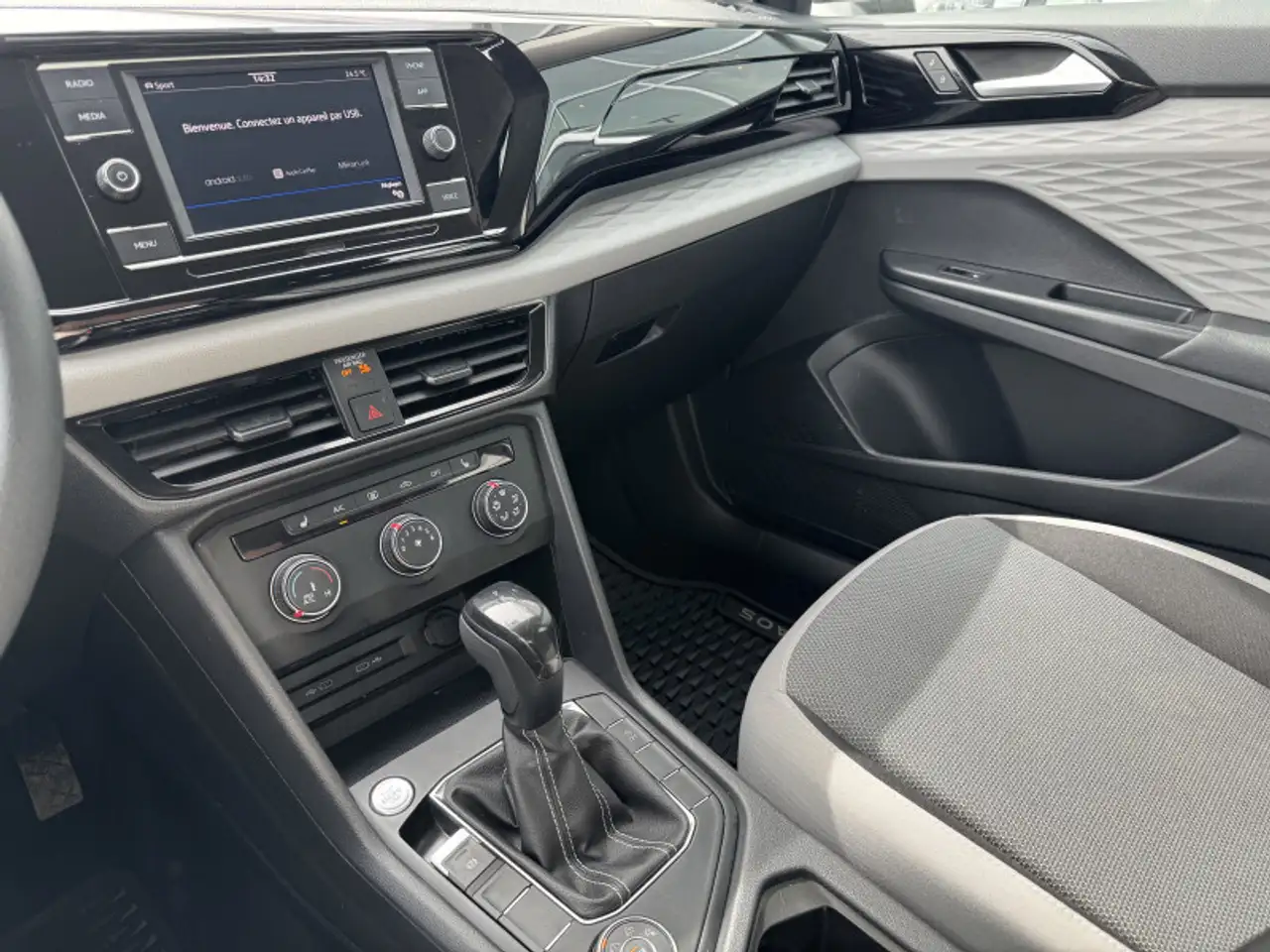Volkswagen Taos снимка Volkswagen Taos