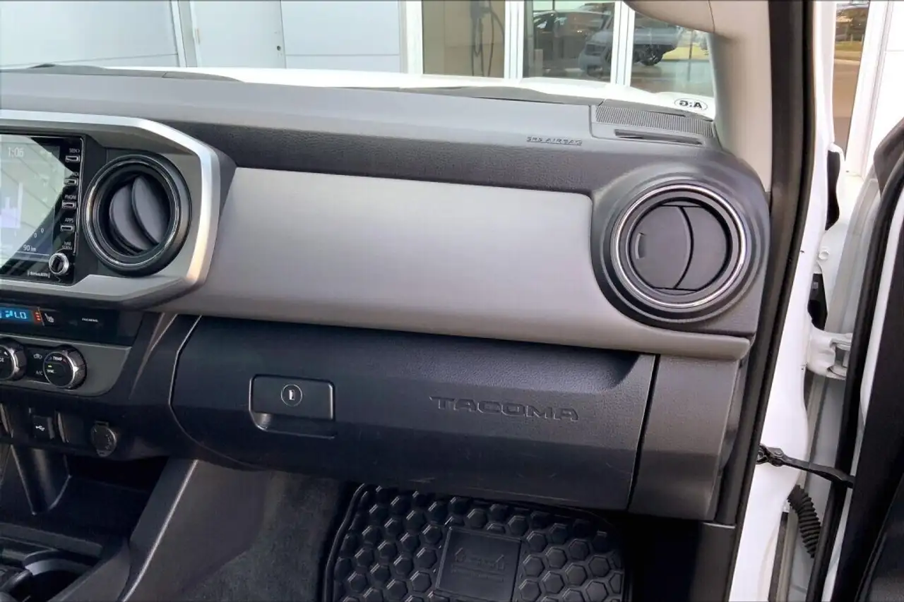 Toyota Tacoma снимка Toyota Tacoma