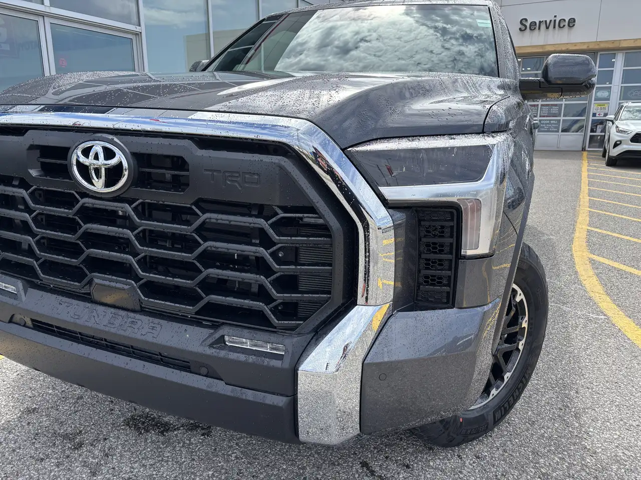 Toyota Tundra снимка Toyota Tundra