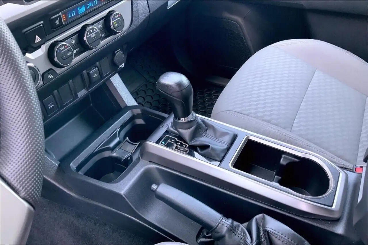 Toyota Tacoma снимка Toyota Tacoma