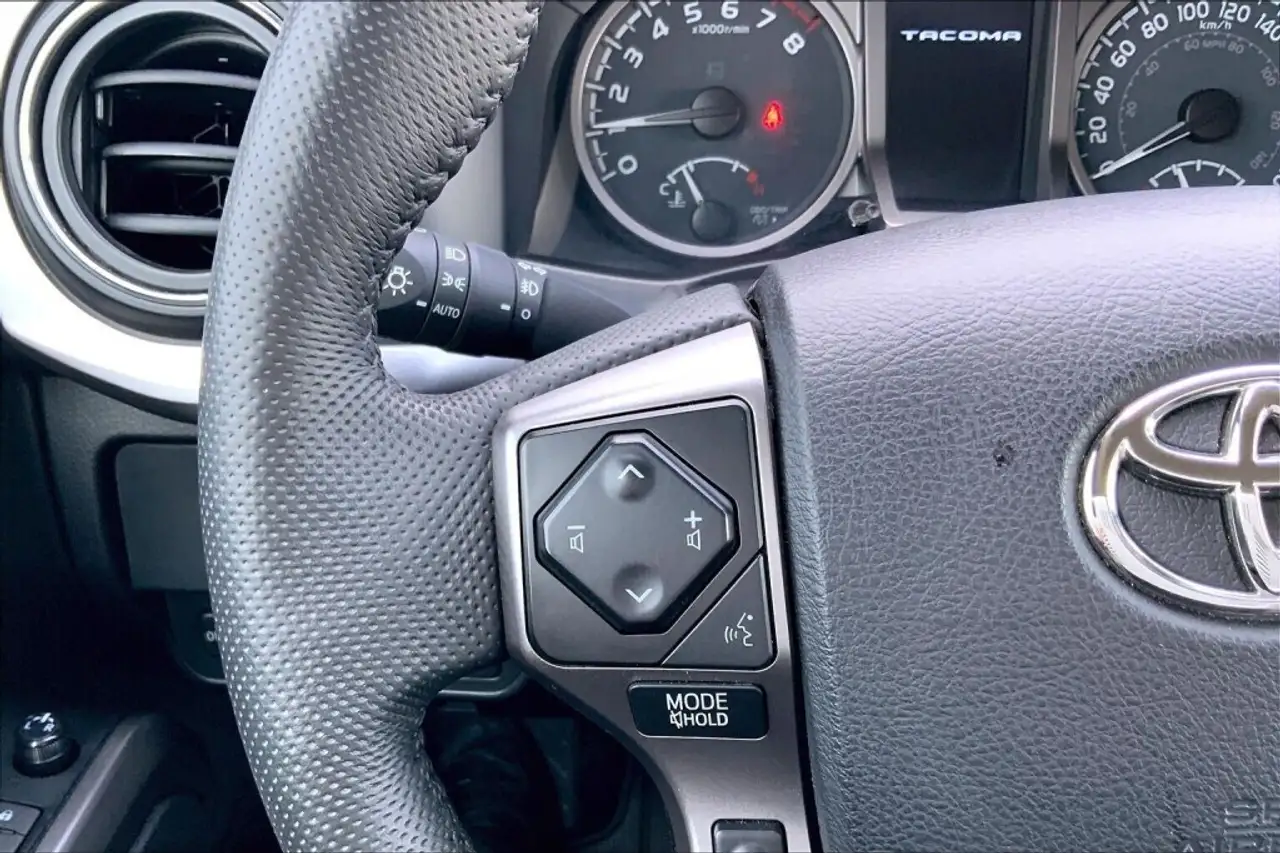 Toyota Tacoma снимка Toyota Tacoma