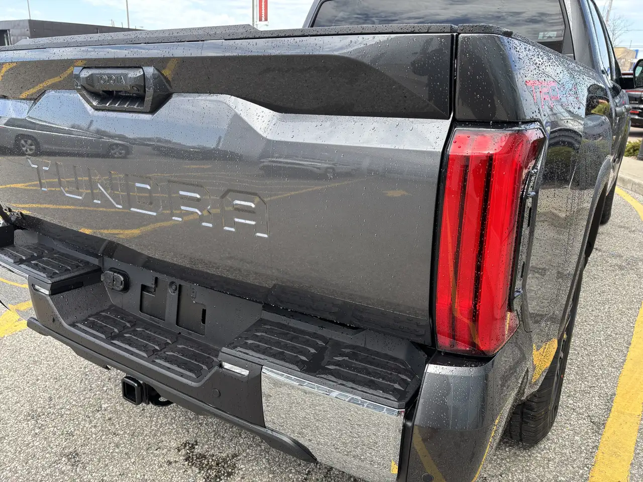 Toyota Tundra снимка Toyota Tundra
