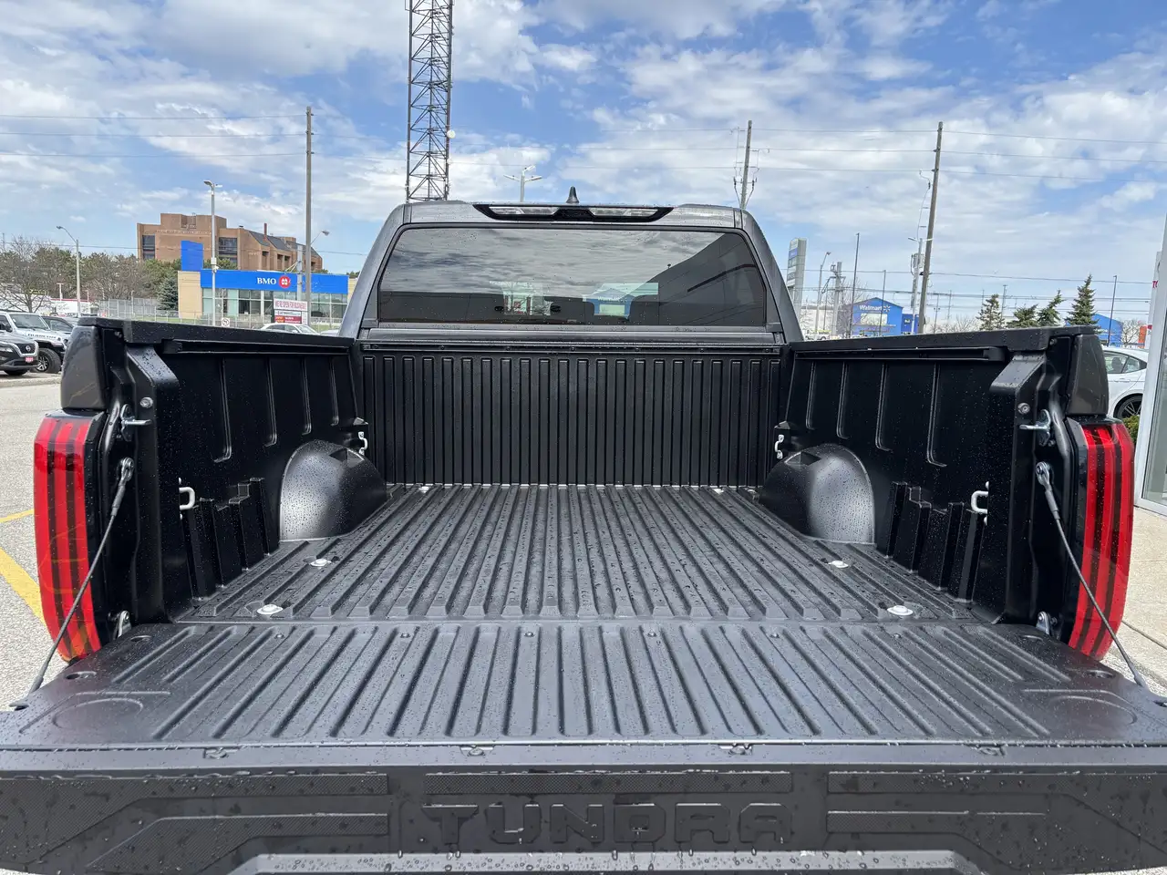 Toyota Tundra снимка Toyota Tundra