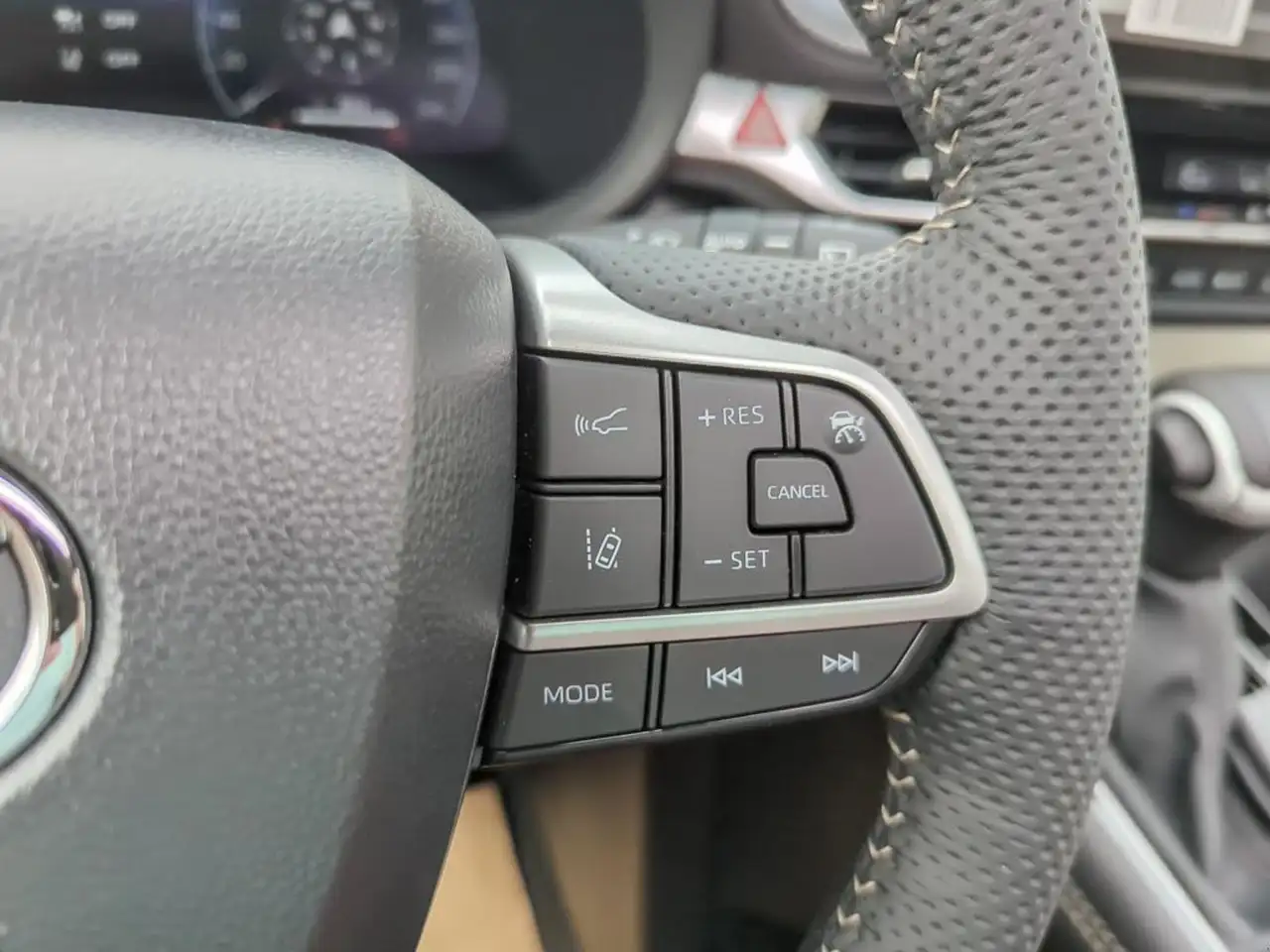 Toyota Sienna снимка Toyota Sienna