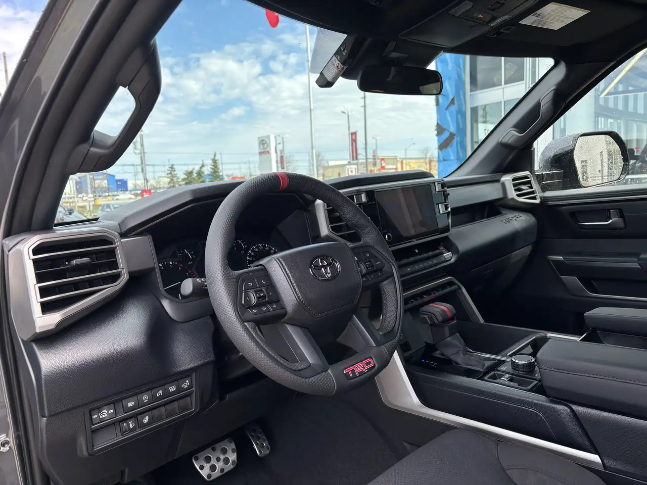 Toyota Tundra снимка Toyota Tundra