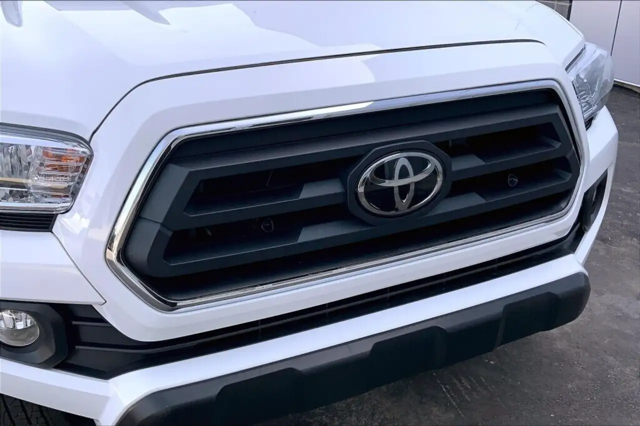 Toyota Tacoma снимка Toyota Tacoma