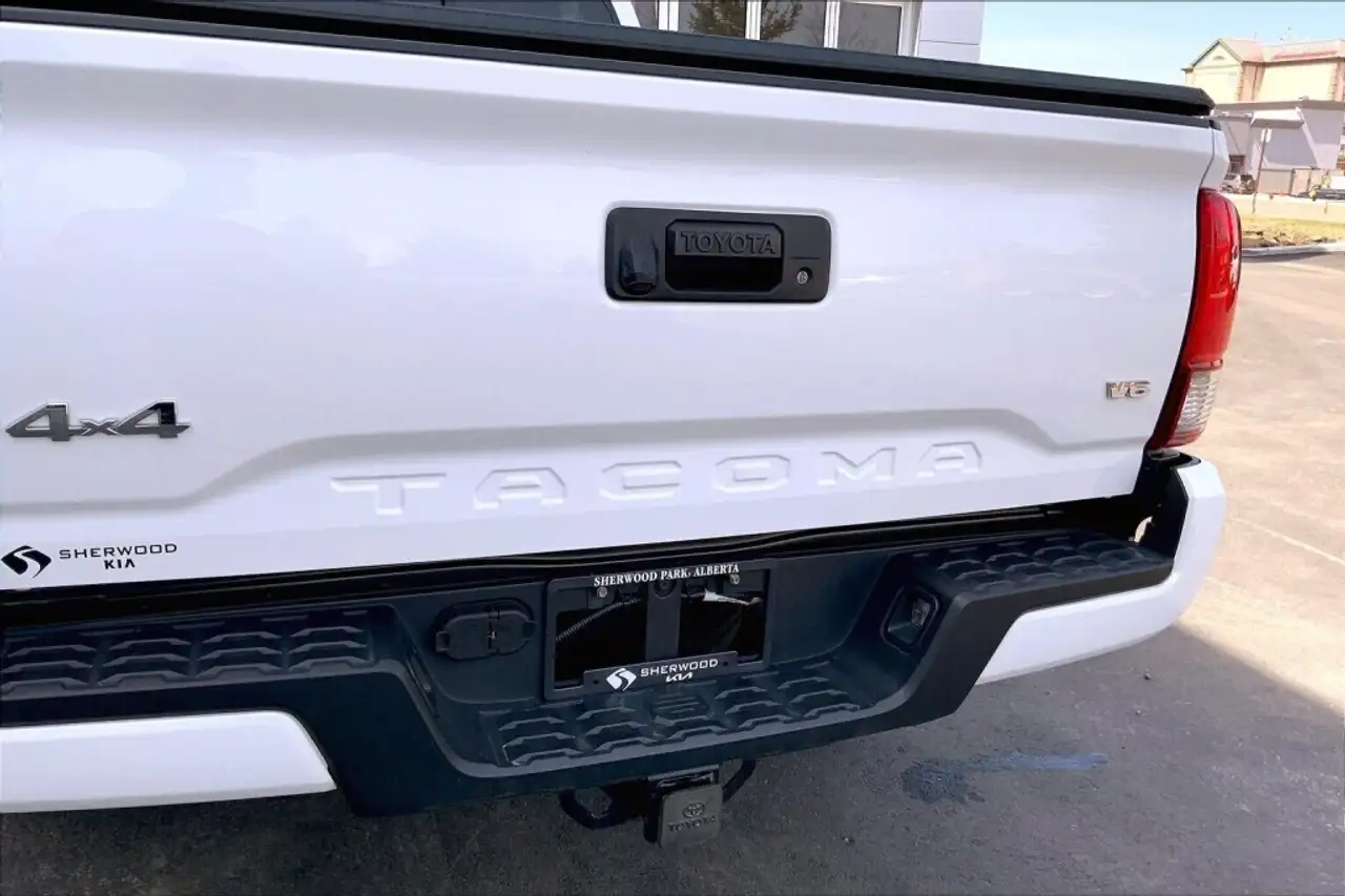 Toyota Tacoma снимка Toyota Tacoma