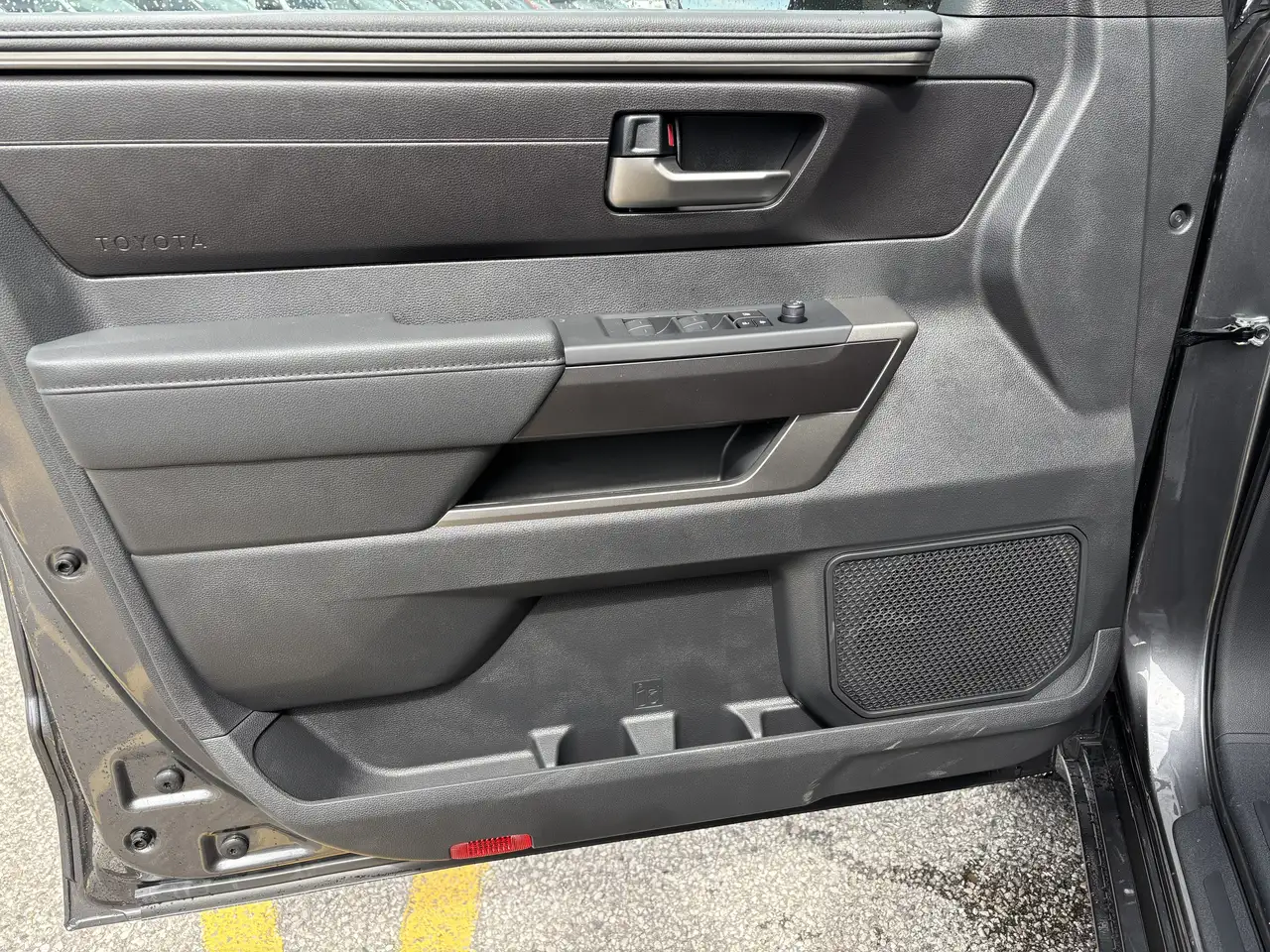 Toyota Tundra снимка Toyota Tundra