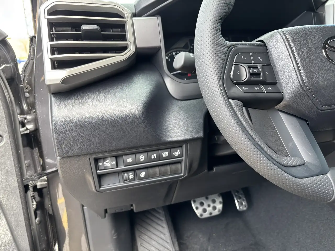 Toyota Tundra снимка Toyota Tundra
