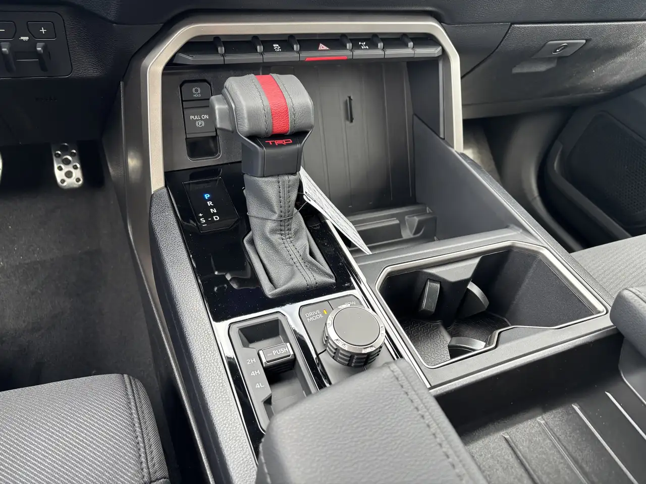 Toyota Tundra снимка Toyota Tundra