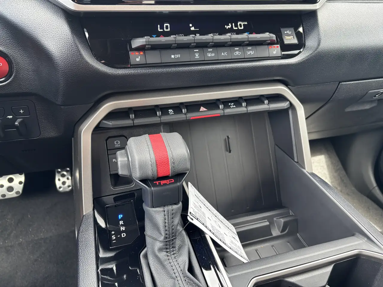 Toyota Tundra снимка Toyota Tundra