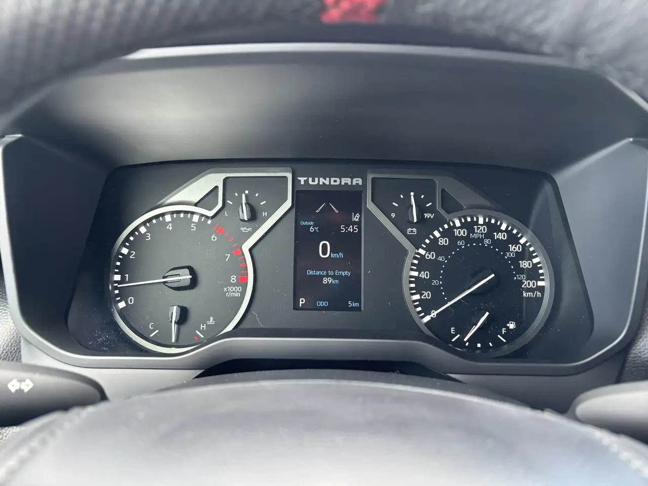 Toyota Tundra снимка Toyota Tundra