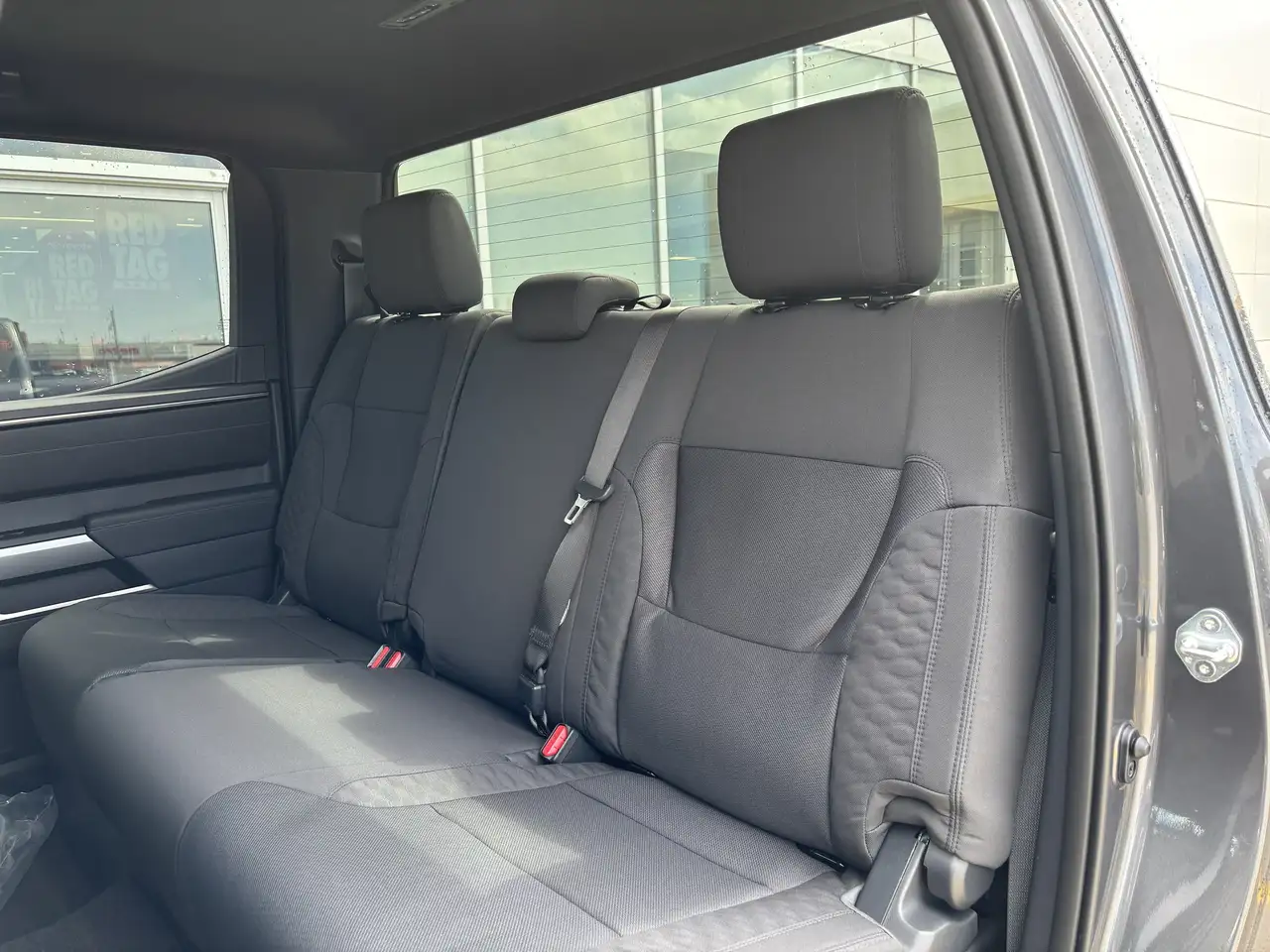 Toyota Tundra снимка Toyota Tundra