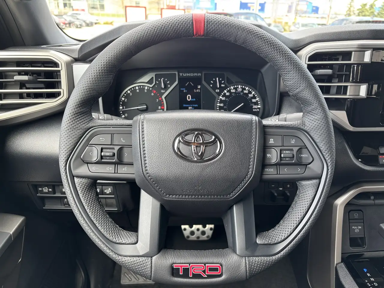 Toyota Tundra снимка Toyota Tundra