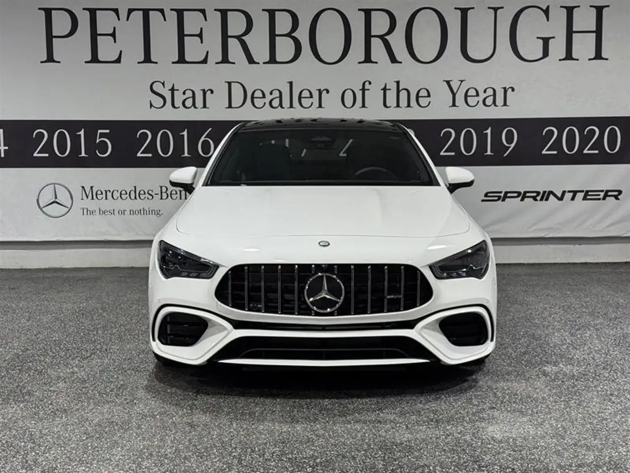 Mercedes-Benz CLA снимка Mercedes-Benz CLA