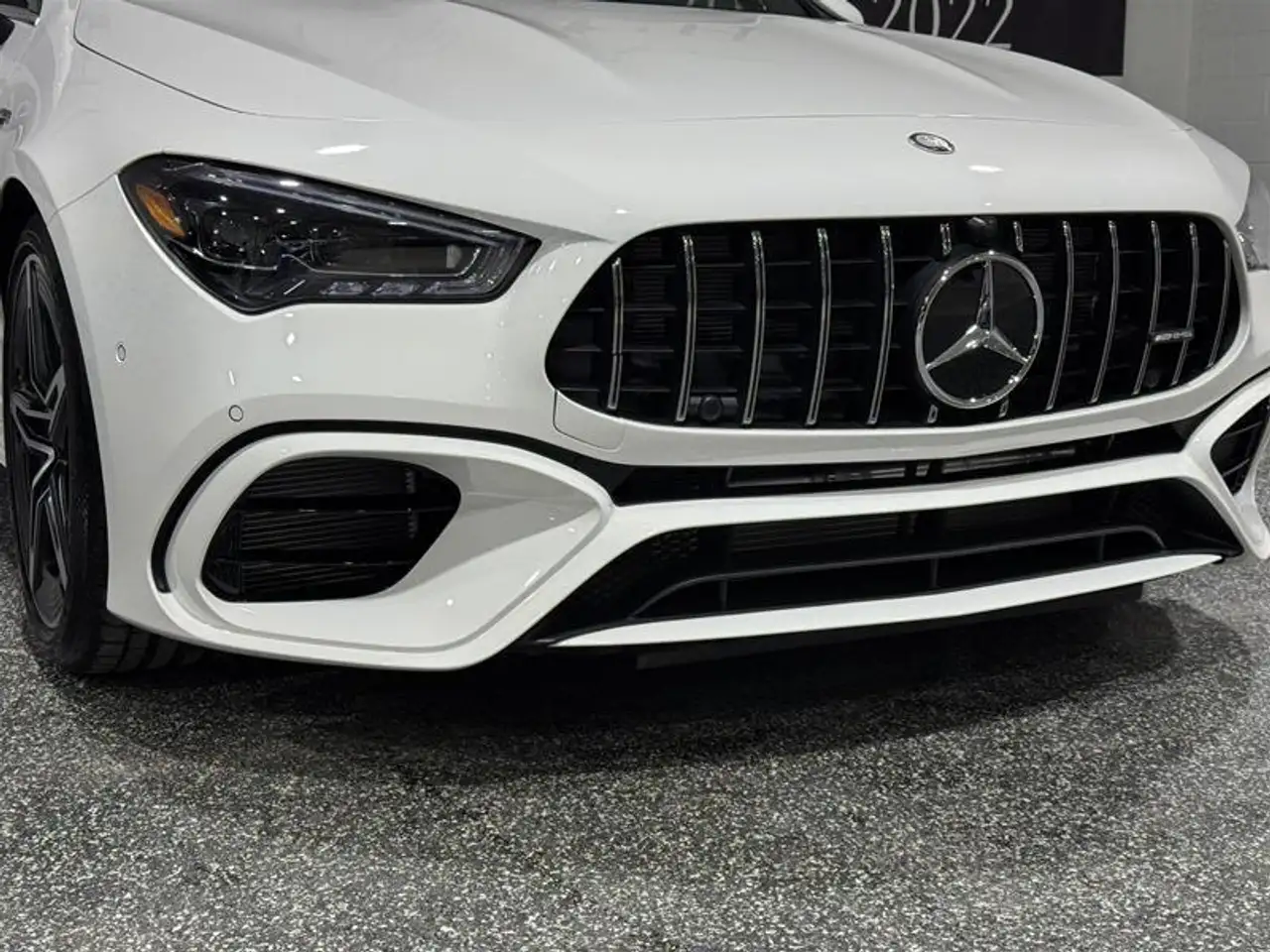 Mercedes-Benz CLA снимка Mercedes-Benz CLA