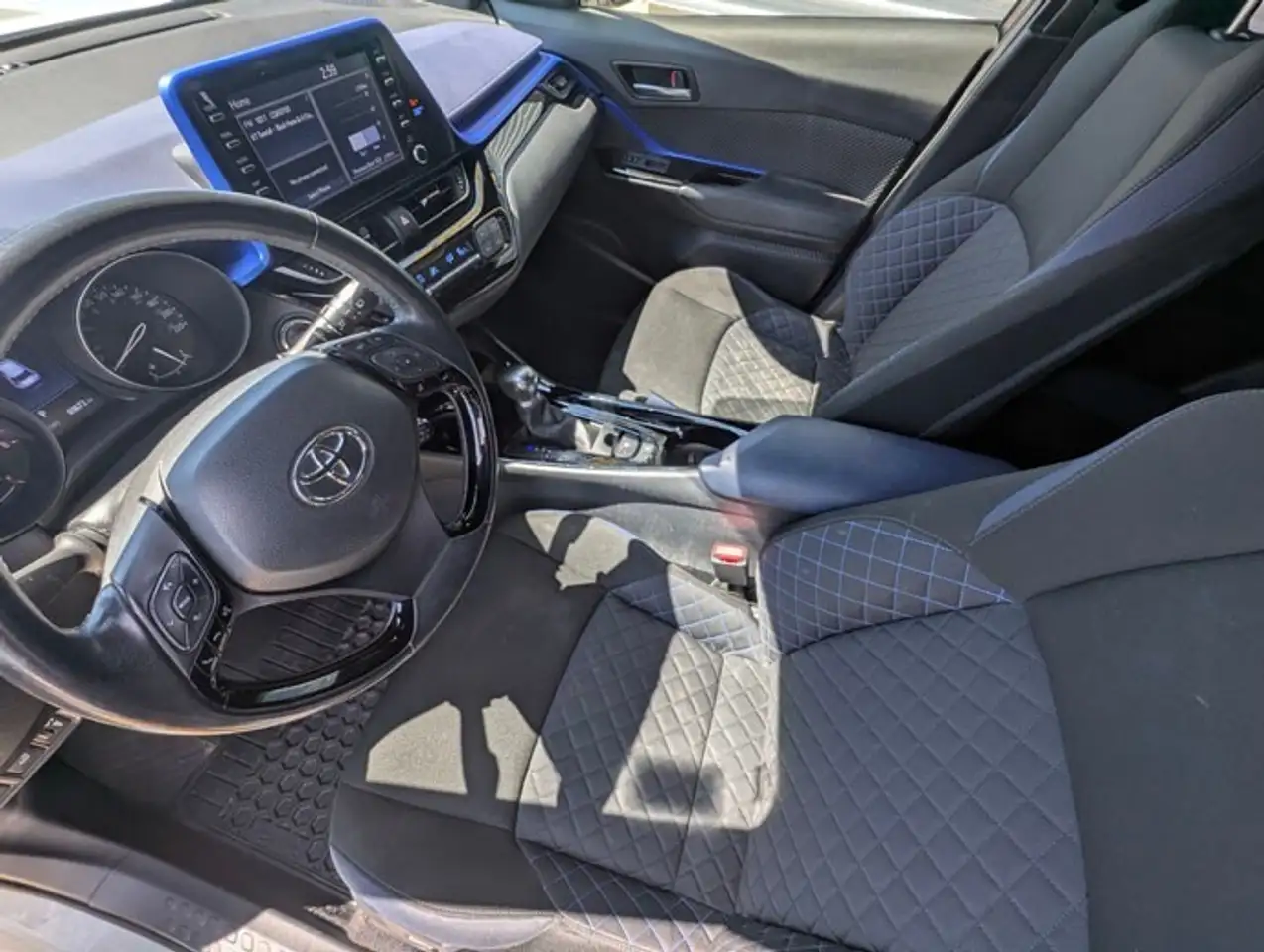 Toyota C-HR fotografie Toyota C-HR