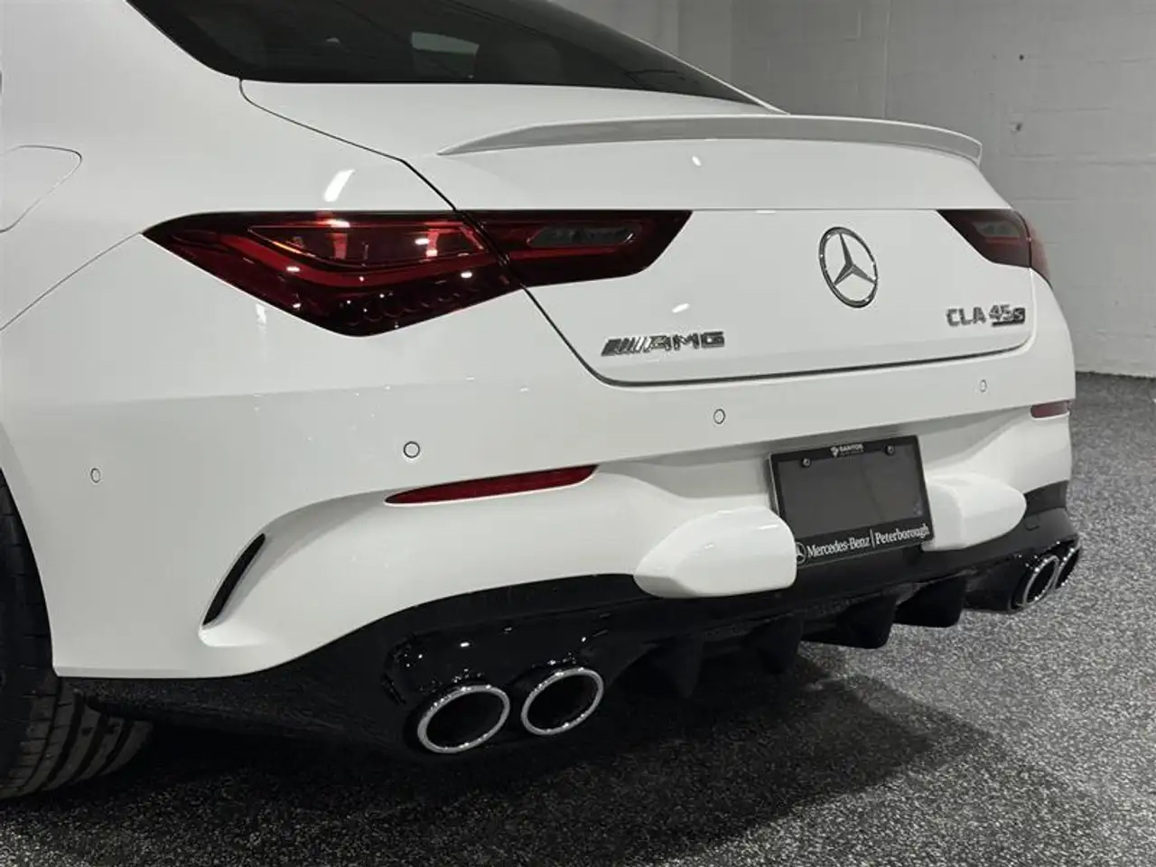 Mercedes-Benz CLA снимка Mercedes-Benz CLA