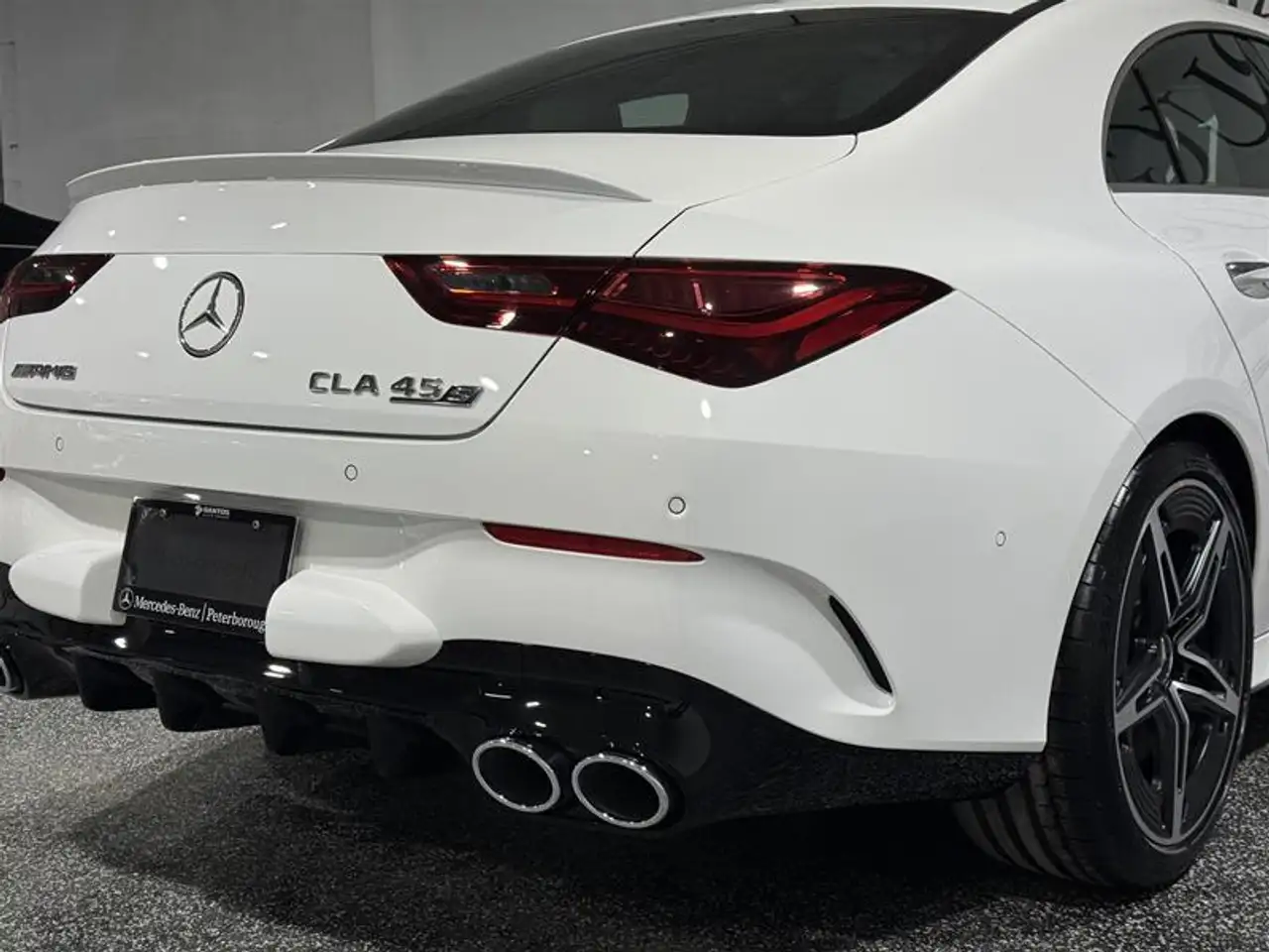 Mercedes-Benz CLA снимка Mercedes-Benz CLA