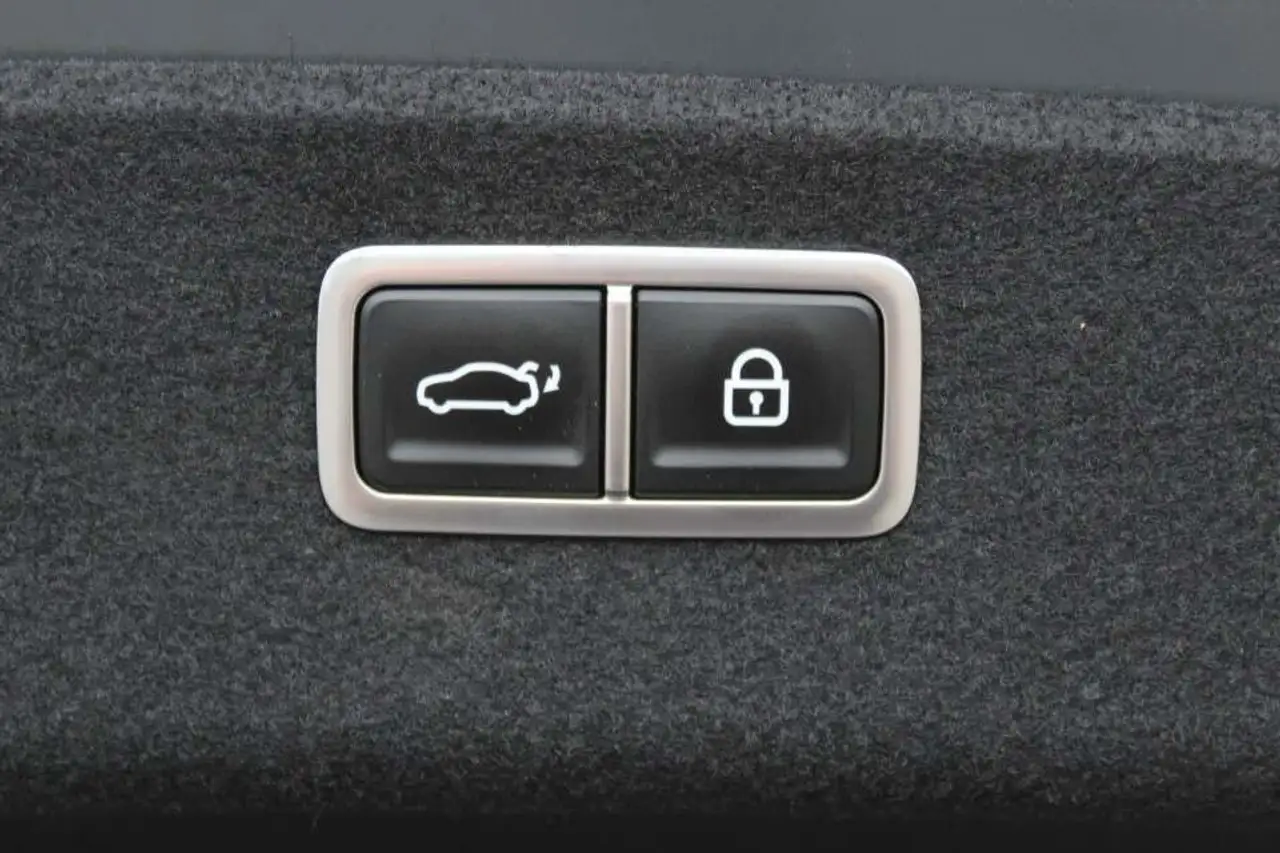 Genesis G80 photo Genesis G80
