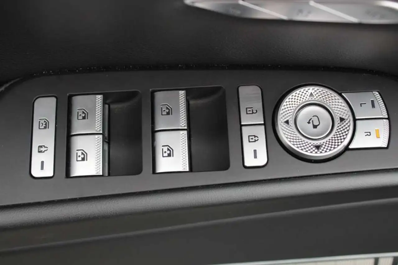 Genesis G80 photo Genesis G80
