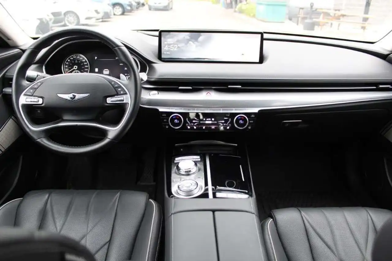 Genesis G80 photo Genesis G80
