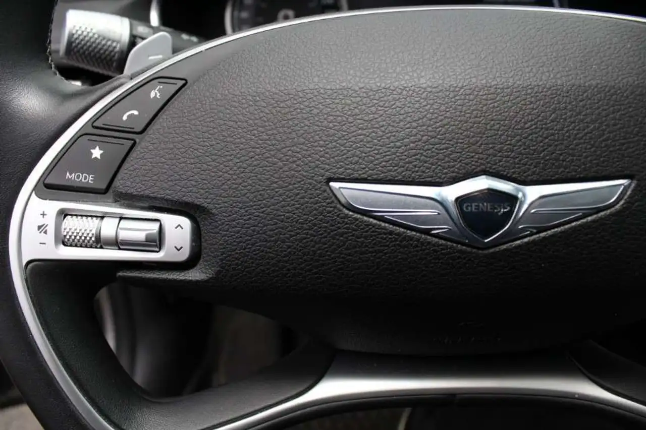 Genesis G80 photo Genesis G80