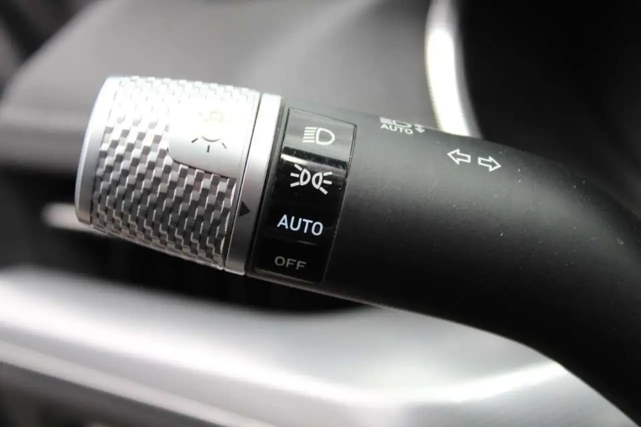 Genesis G80 photo Genesis G80