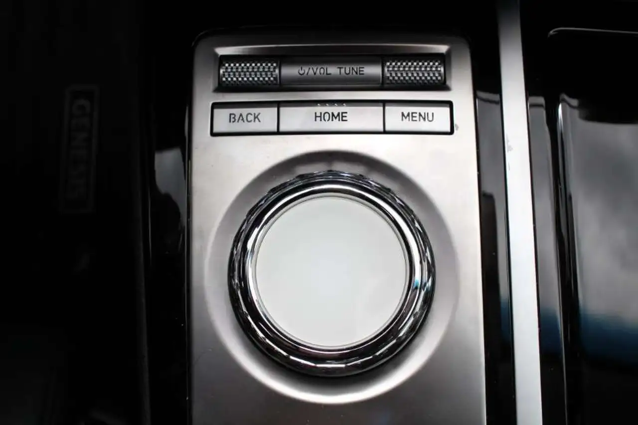 Genesis G80 photo Genesis G80