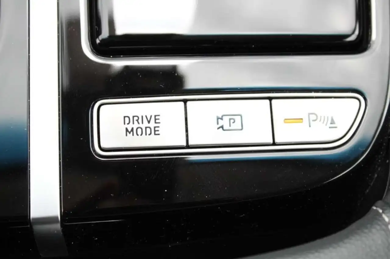 Genesis G80 photo Genesis G80
