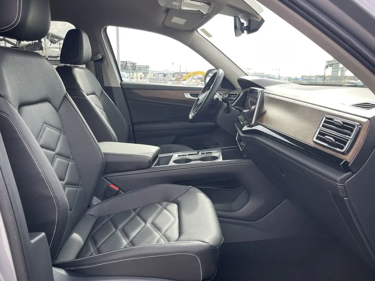Volkswagen Atlas photo Volkswagen Atlas
