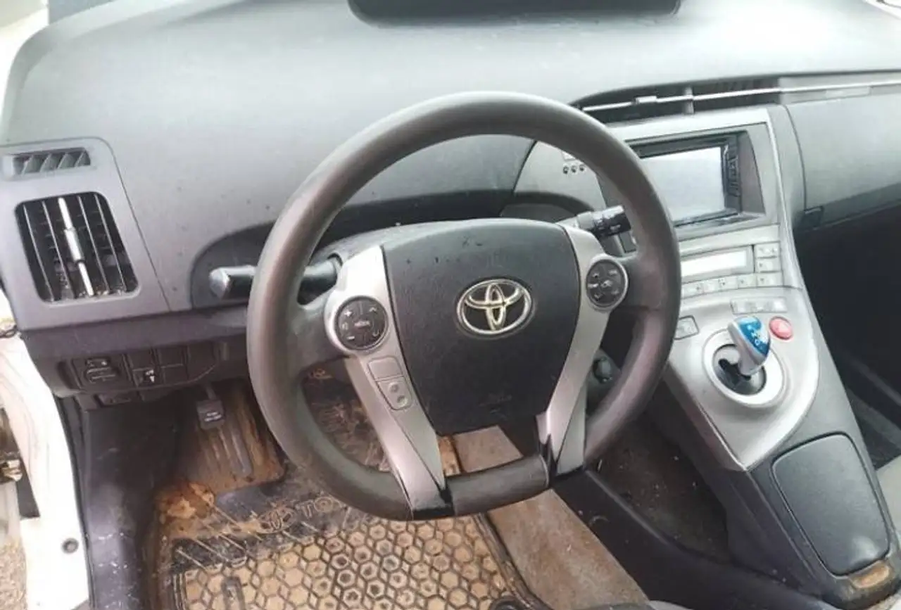 Toyota Prius снимка Toyota Prius