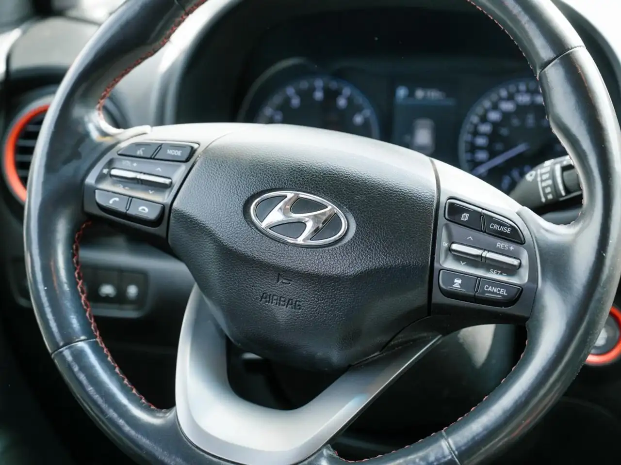Hyundai KONA снимка Hyundai KONA