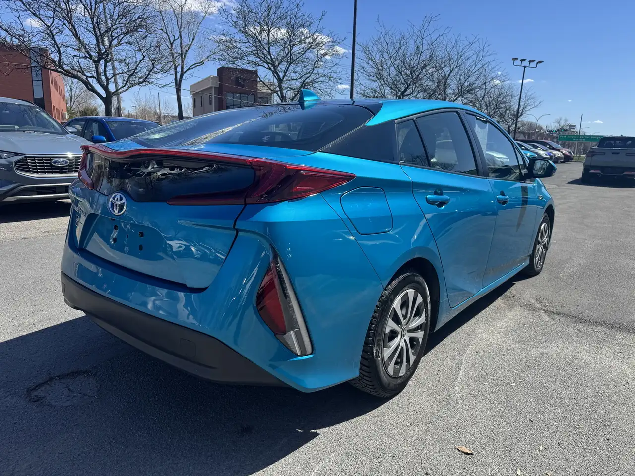 Toyota Prius Prime снимка Toyota Prius Prime