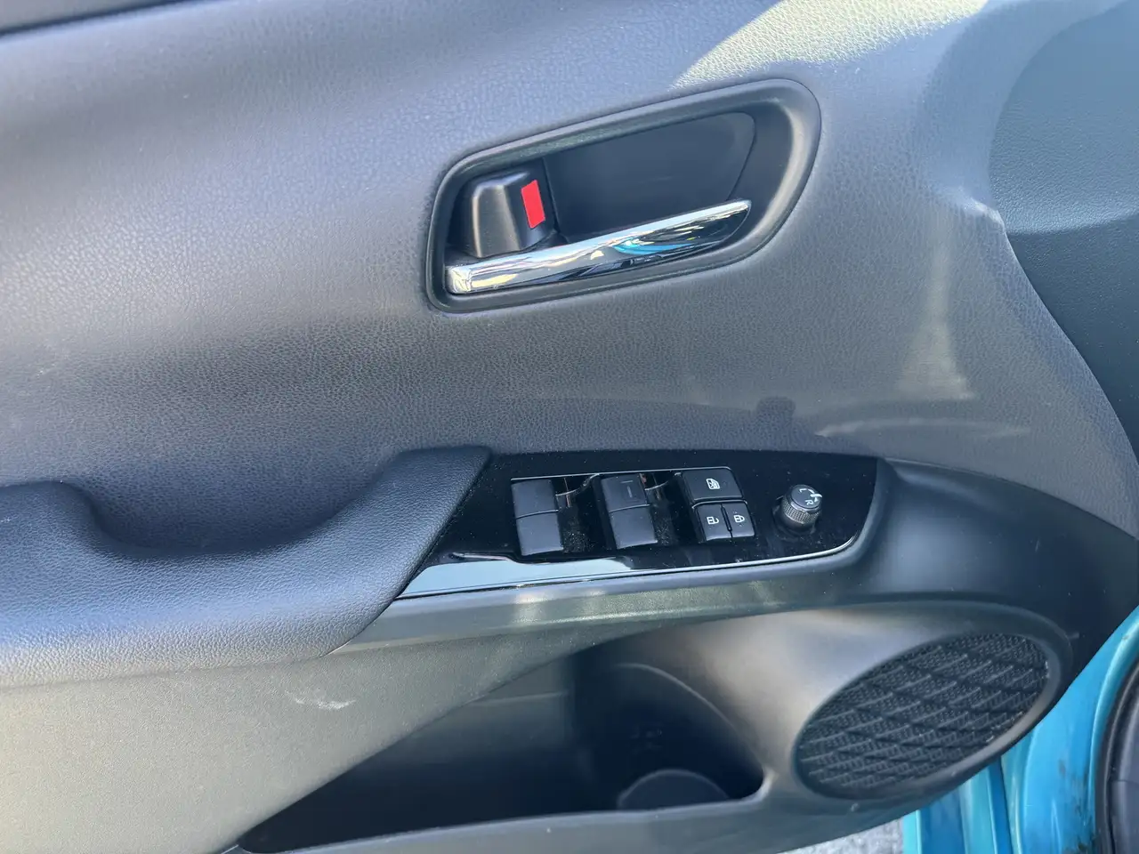 Toyota Prius Prime снимка Toyota Prius Prime