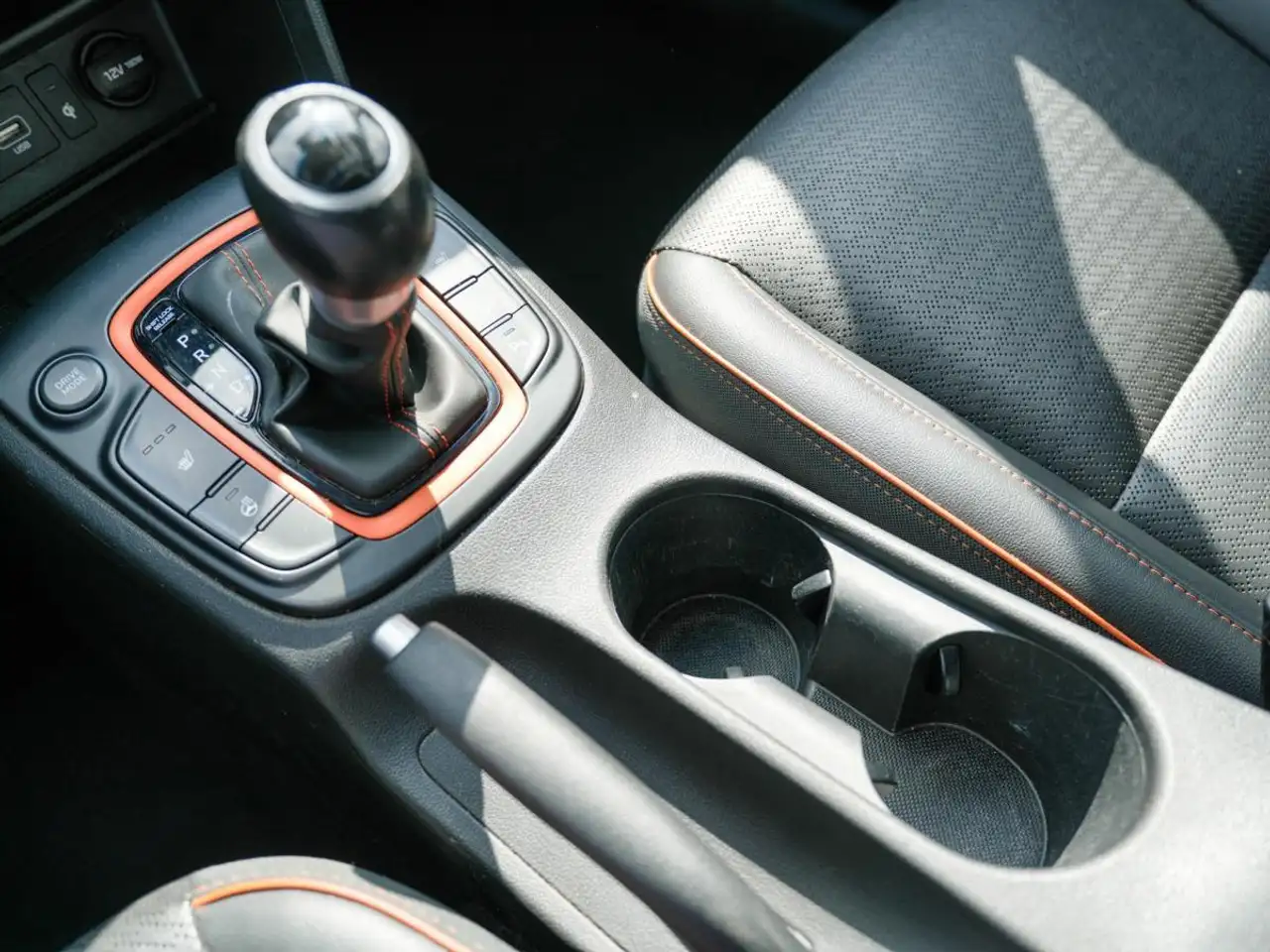 Hyundai KONA снимка Hyundai KONA