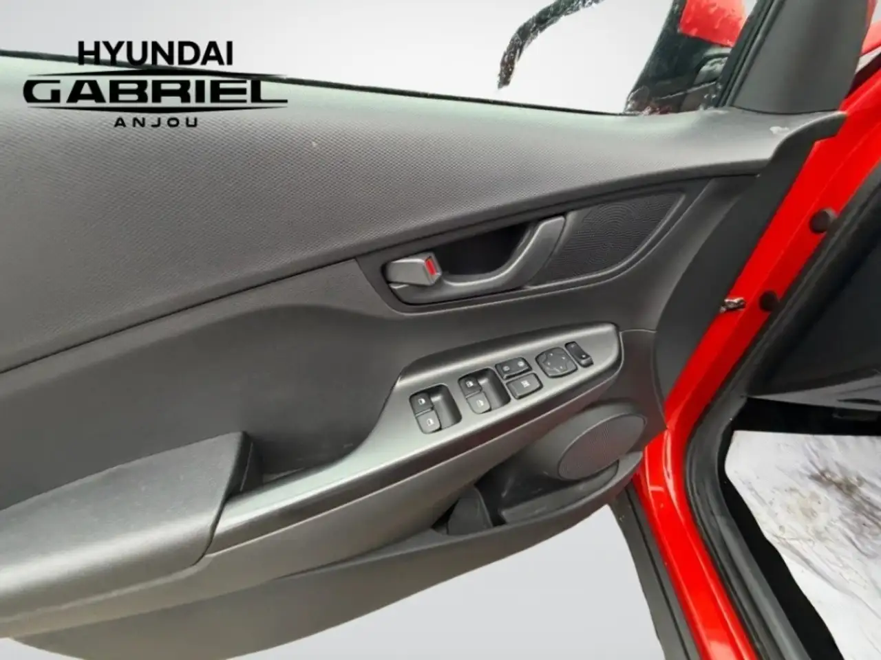 Hyundai KONA снимка Hyundai KONA