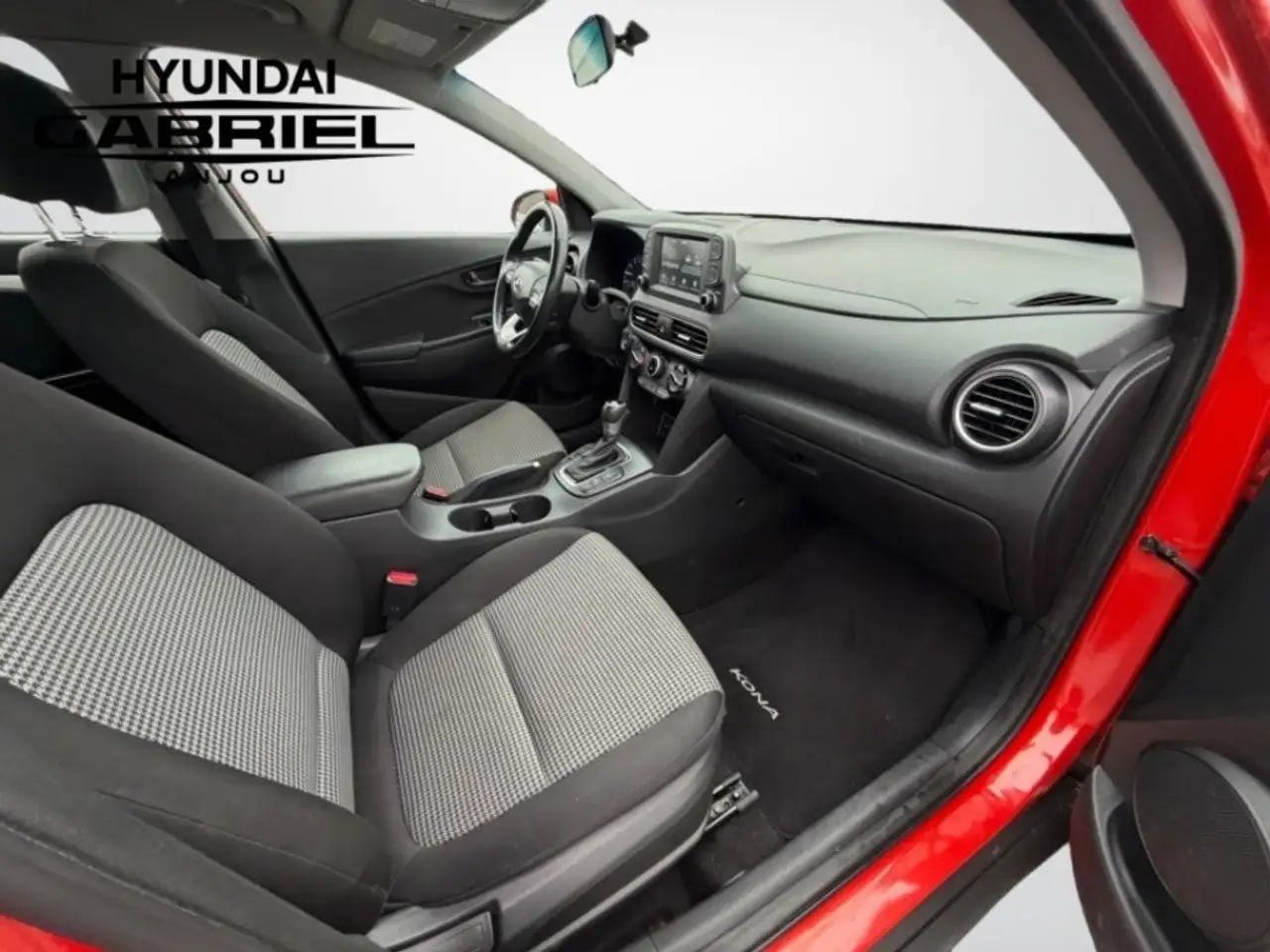 Hyundai KONA снимка Hyundai KONA