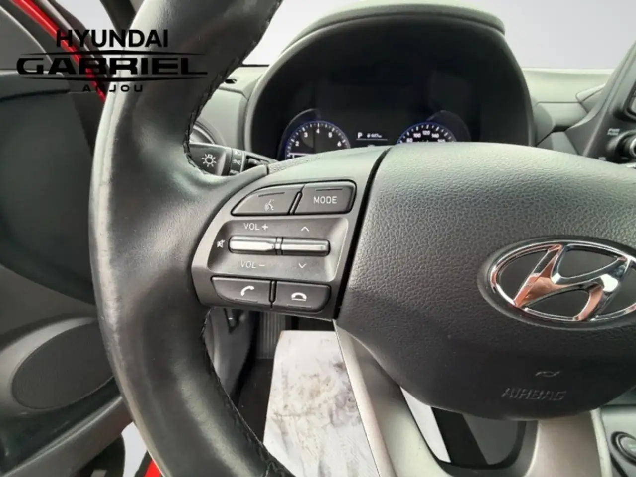 Hyundai KONA снимка Hyundai KONA