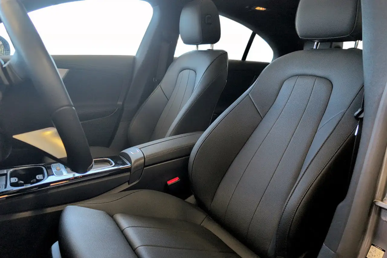 Mercedes-Benz CLA снимка Mercedes-Benz CLA