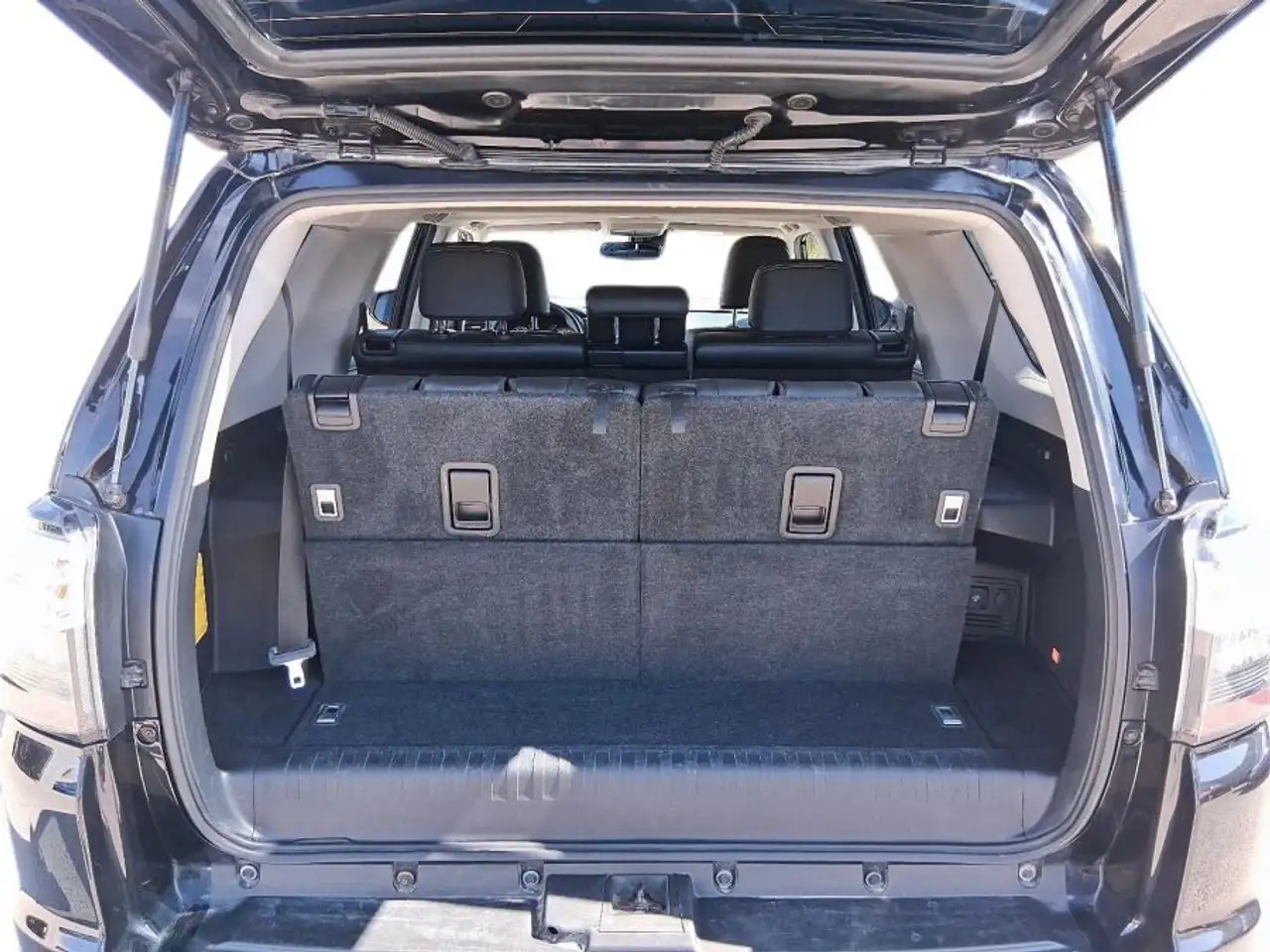 Toyota 4-Runner снимка Toyota 4-Runner