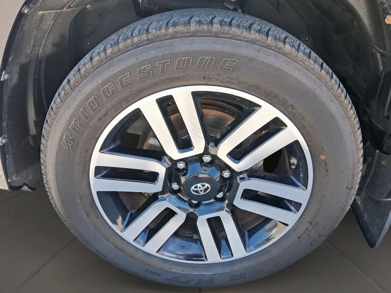 Toyota 4-Runner снимка Toyota 4-Runner