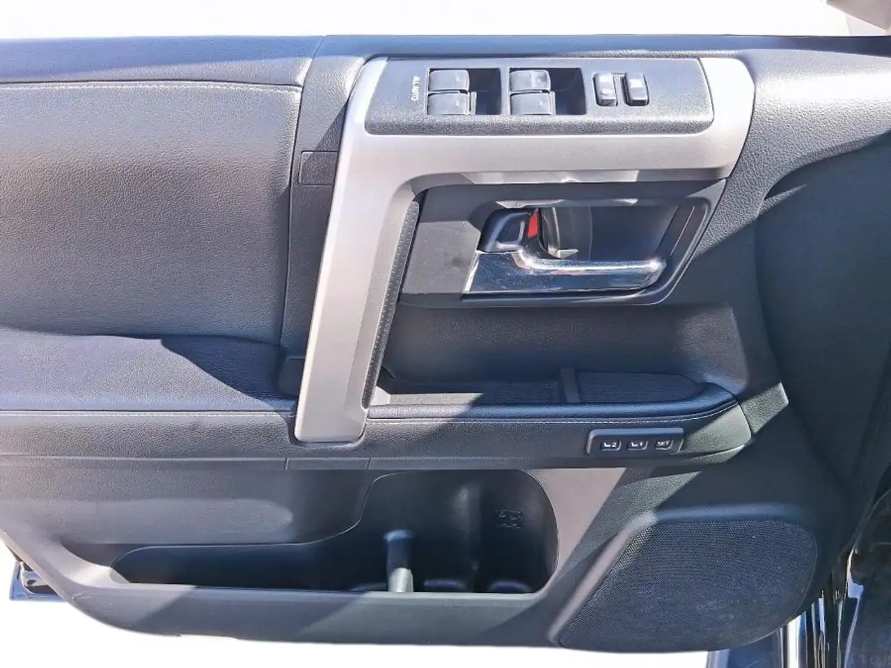 Toyota 4-Runner снимка Toyota 4-Runner