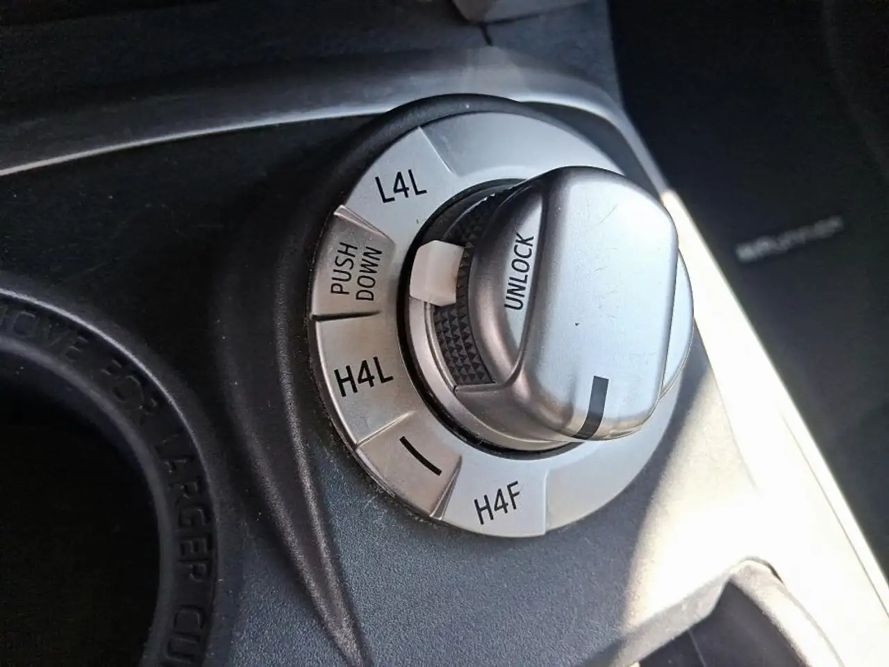 Toyota 4-Runner снимка Toyota 4-Runner