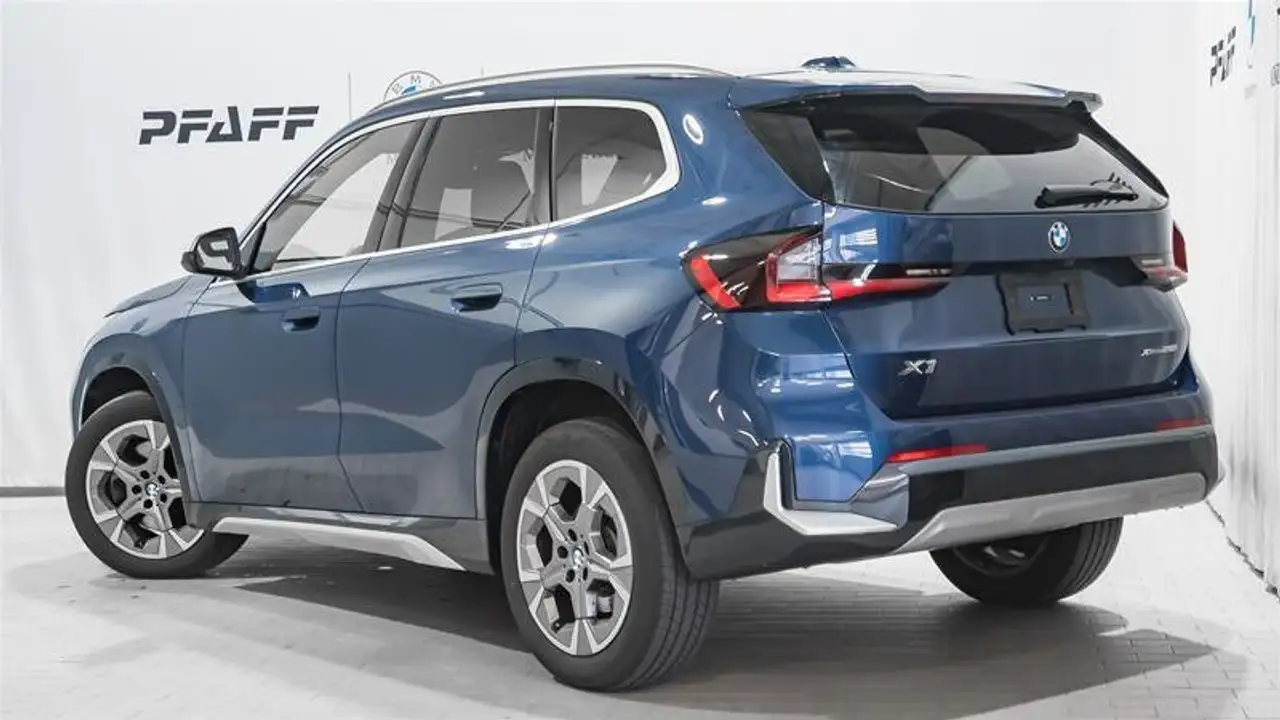 BMW X1 photo BMW X1