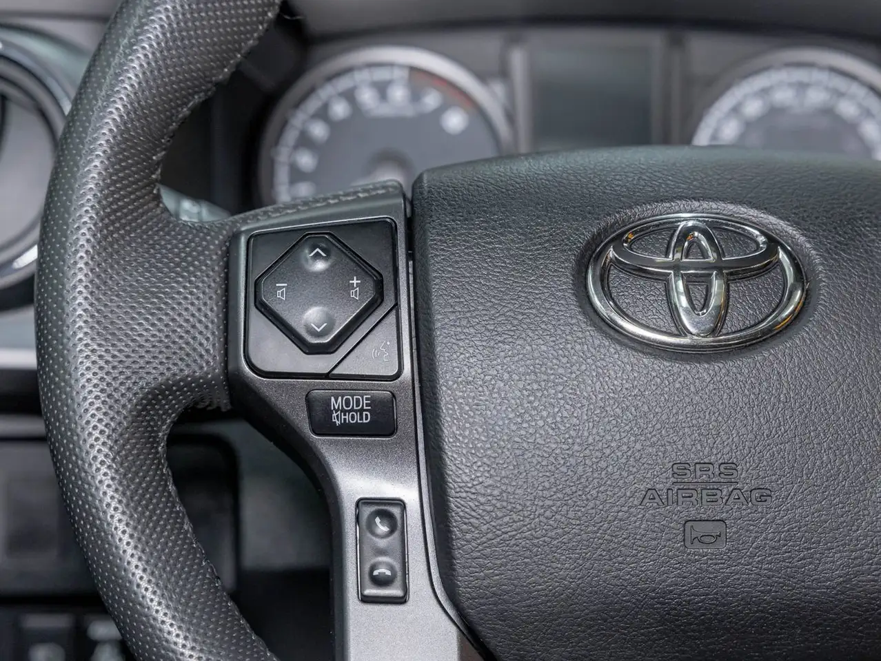 Toyota Tacoma снимка Toyota Tacoma